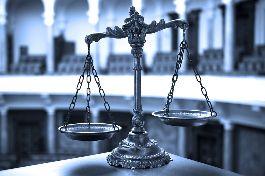 上海勞動糾紛律師權威指南：企業員工勞動糾紛集體訴訟的應對與法律實踐
