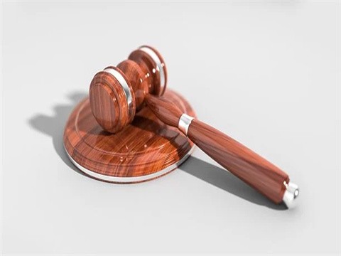 在什么情況下需要請(qǐng)上海刑事律師