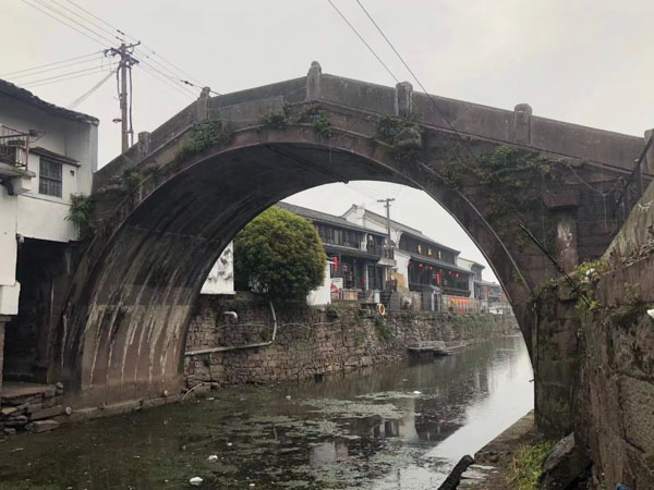 在酒店進行賣淫嫖娼構成什么罪？寶山刑事律師為您講解